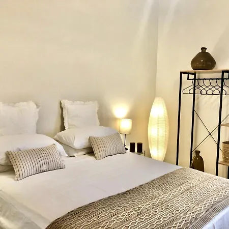 Barrique Free Bus From The Airport One Way Apartment Palermo